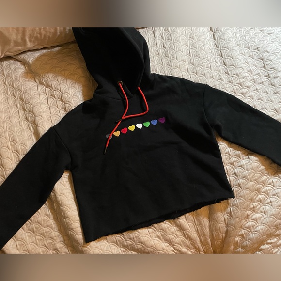 Scott Ellis Tops - Scott Ellis cropped hoodie with hearts